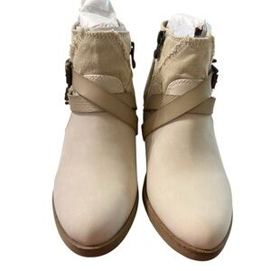 Blowfish Malibu Women’s Beige Ankle Boots – Size 6